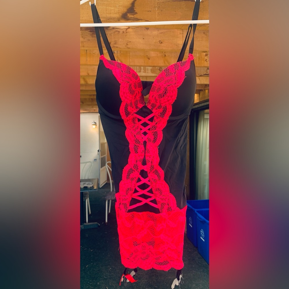 🔥La SENZA🔥Black Chemise with Red Lace Detail